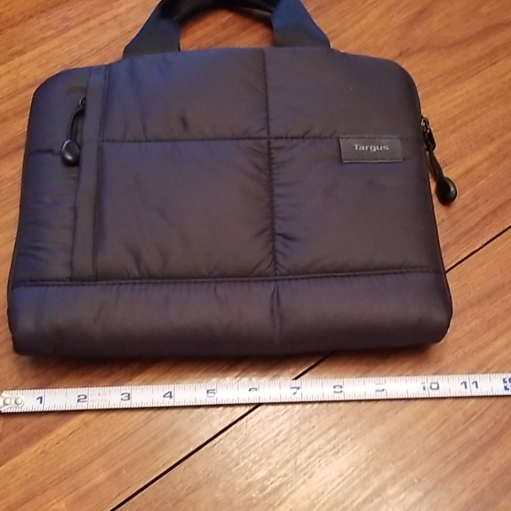Targus Quilted Computer Notebook Small Tote! - image 2